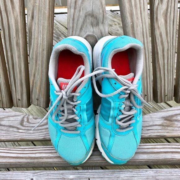 Cute Nike Air sneakers in size 8 - Picture 1 of 4